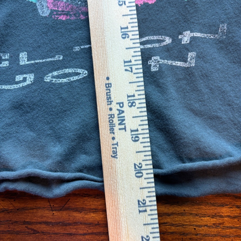 * Daydreamer Elton John Y2K World Tour 1989-1990 Graphic Cropped Tee Size Medium - Picture 8 of 11
